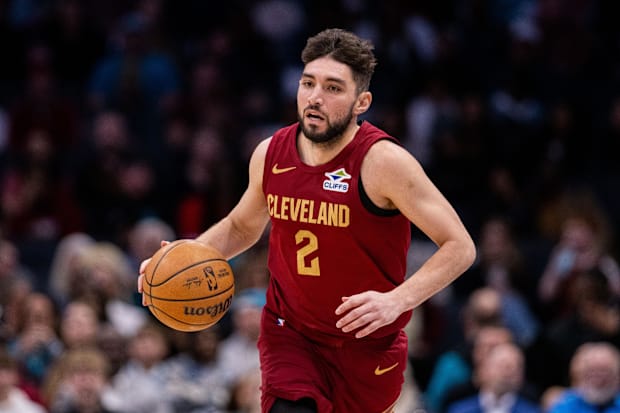 Ty jerome dribble the balloon 