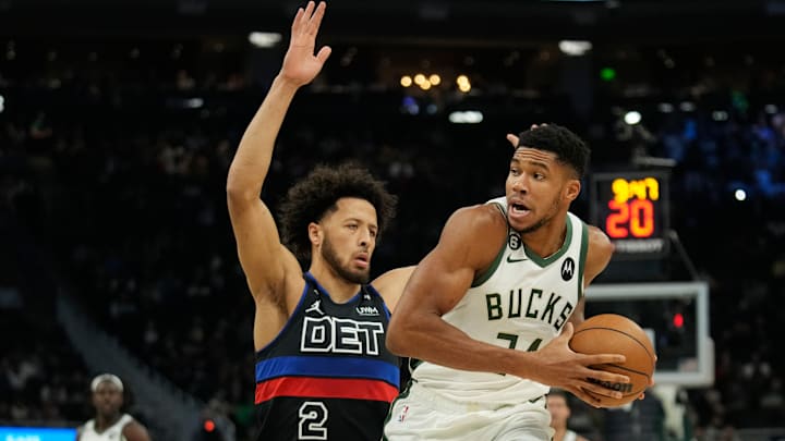 Detroit Pistons v Milwaukee Bucks
