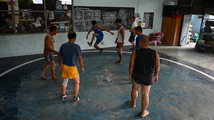 El chinlone es casi sagrado en Birmania. 