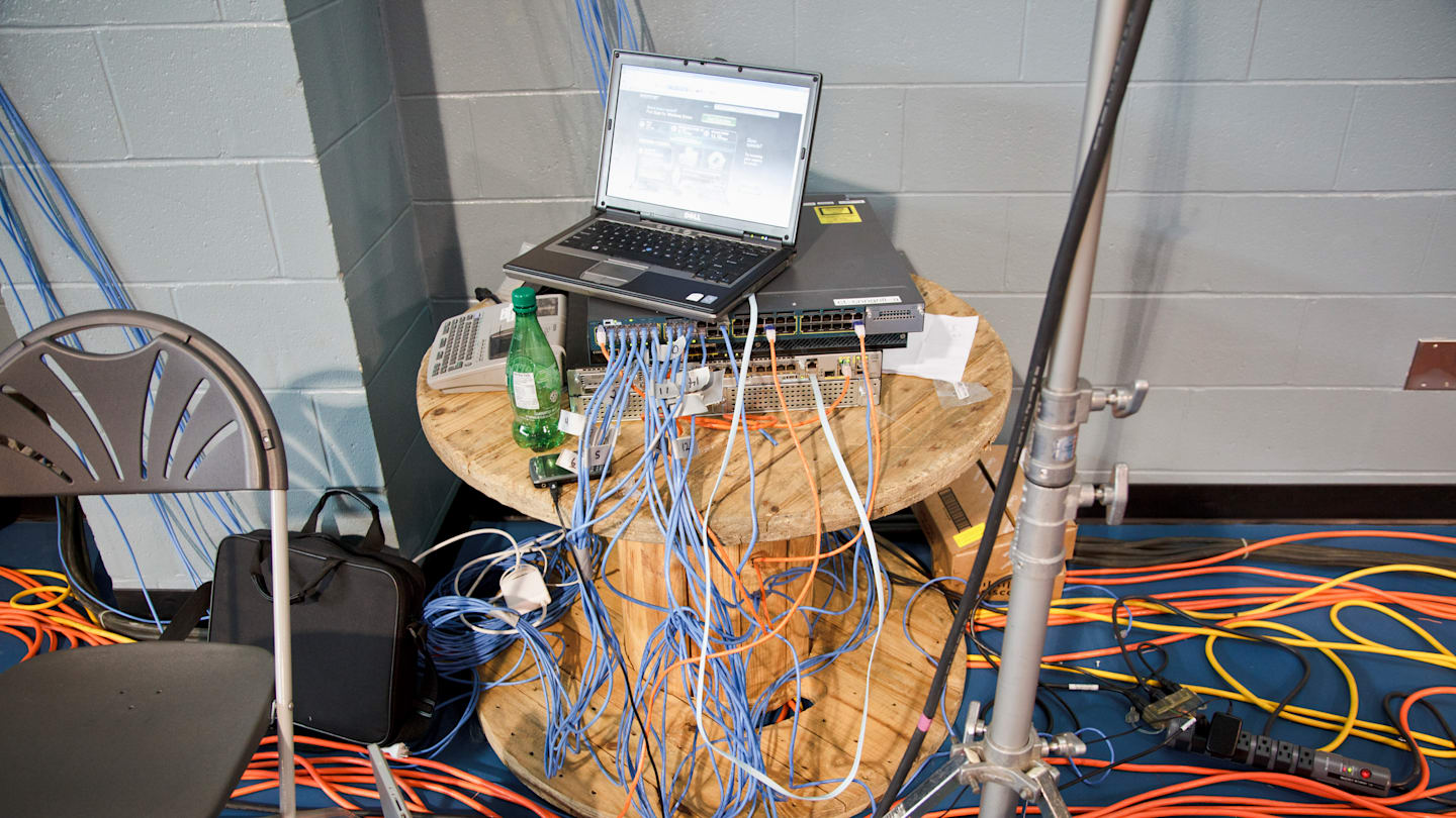 用于监控互联网速度的简单 Python 脚本