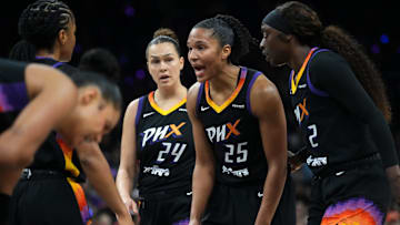 Phoenix Mercury forward Alyssa Thomas (25) huddles with her teammates during their WNBA semifinal playoff game against the Minnesota Lynx at PHX Arena on Sept. 28, 2025.
