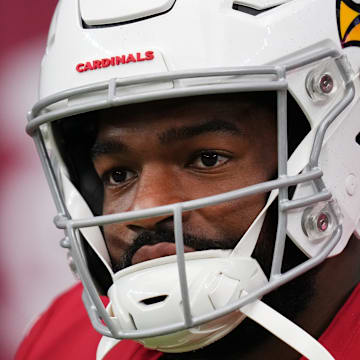 Arizona Cardinals quarterback Jacoby Brissett (7) takes the field before they play against the Green Bay Packers at State Farm Stadium in Glendale on Oct. 19, 2025.