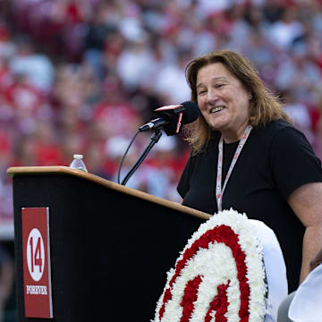 Fawn Rose, Pete Rose’s daughter, speaks at Great American Ball Park during the Cincinnati Red’s Pete Rose night at the ballpark on Wednesday, May 14, 2025 in Cincinnati.
