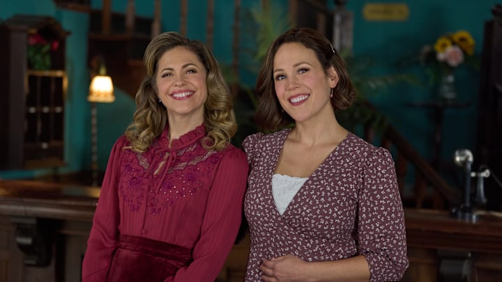 When Calls the Heart. Photo: Pascale Hutton, Erin Krakow. Credit: ©2025 Hallmark Media/Photographer: Ricardo Hubbs