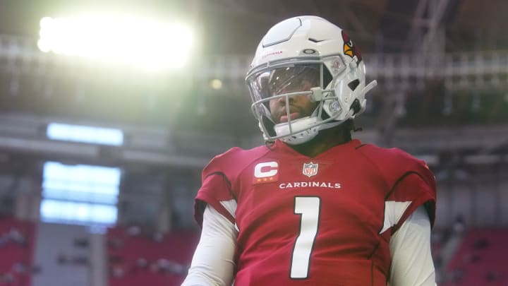 Nov 27, 2022; Glendale, AZ, USA;  Arizona Cardinals quarterback Kyler Murray warms up before a game against the Los Angeles Chargers at State Farm Stadium. Mandatory Credit: Joe Rondone-USA TODAY Sports