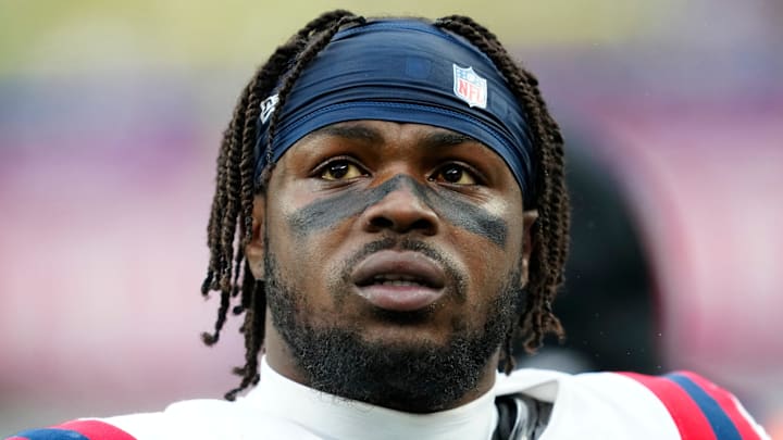 Former Patriots safety Jabrill Peppers is signing with the Pittsburgh Steelers.