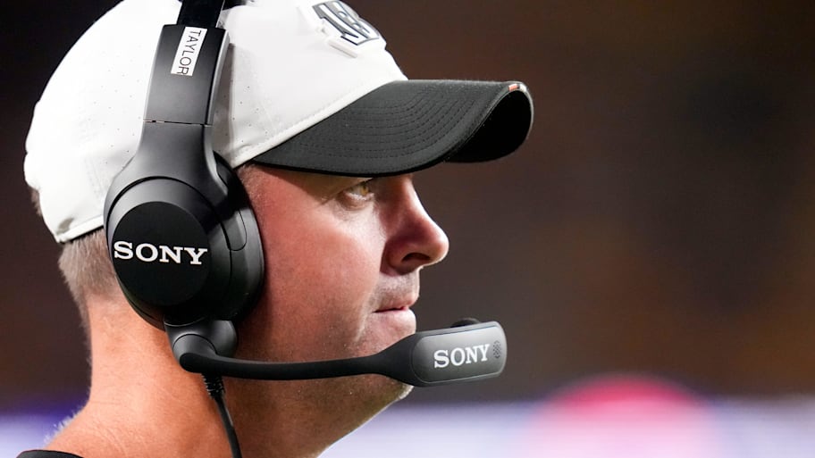 Cincinnati Bengals head coach Zac Taylor walks the sideline in the third quarter of the NFL Preseason Week 2 game between the Washington Commanders and the Cincinnati Bengals at Northwest Stadium in Landover, Md., on Monday, Aug. 18, 2025. The Bengals won the game, 31-17. | Sam Greene/The Enquirer / USA TODAY NETWORK via Imagn Images