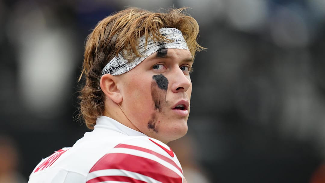 Dec 28, 2025; Paradise, Nevada, USA; New York Giants quarterback Jaxson Dart (6) looks on during the first quarter against the Las Vegas Raiders at Allegiant Stadium. Mandatory Credit: Stephen R. Sylvanie-Imagn Images