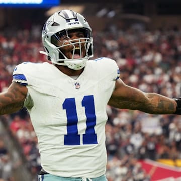Micah Parsons would fetch a huge trade package for the Cowboys if they agree to his trade request. 