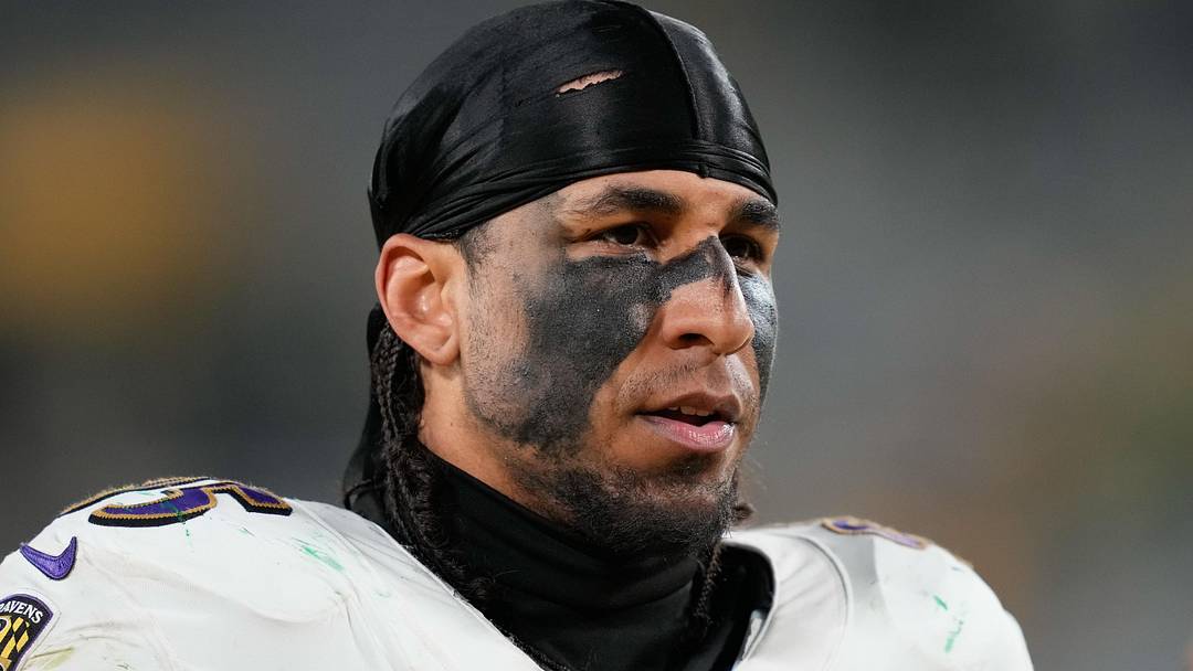 Baltimore Ravens linebacker Tavius Robinson