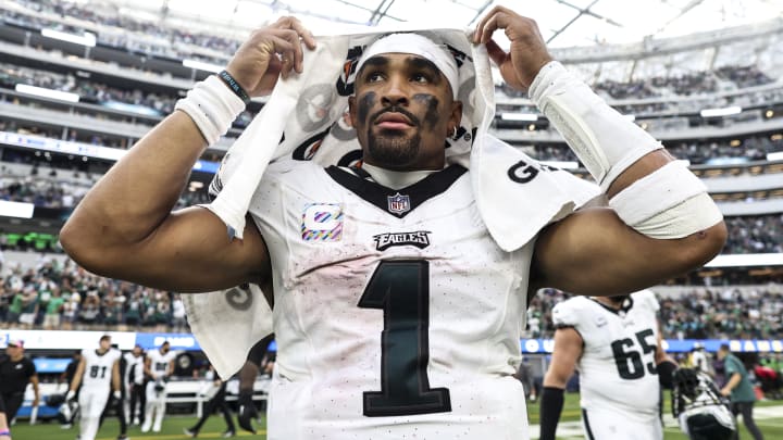 Philadelphia Eagles Wear Black Pants With White Jerseys For First