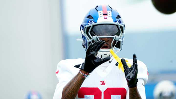 New York Giants - cornerback Cor'Dale Flott