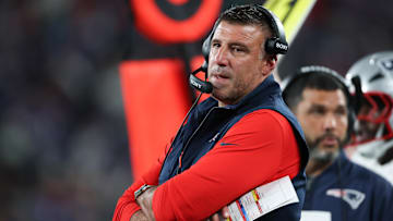 Aug 21, 2025; East Rutherford, New Jersey, USA; 
New England Patriots head coach Mike Vrabel looks on during the first half against the New York Giants at MetLife Stadium. Mandatory Credit: Vincent Carchietta-Imagn Images