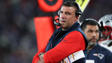 Aug 21, 2025; East Rutherford, New Jersey, USA; 
New England Patriots head coach Mike Vrabel looks on during the first half against the New York Giants at MetLife Stadium. Mandatory Credit: Vincent Carchietta-Imagn Images