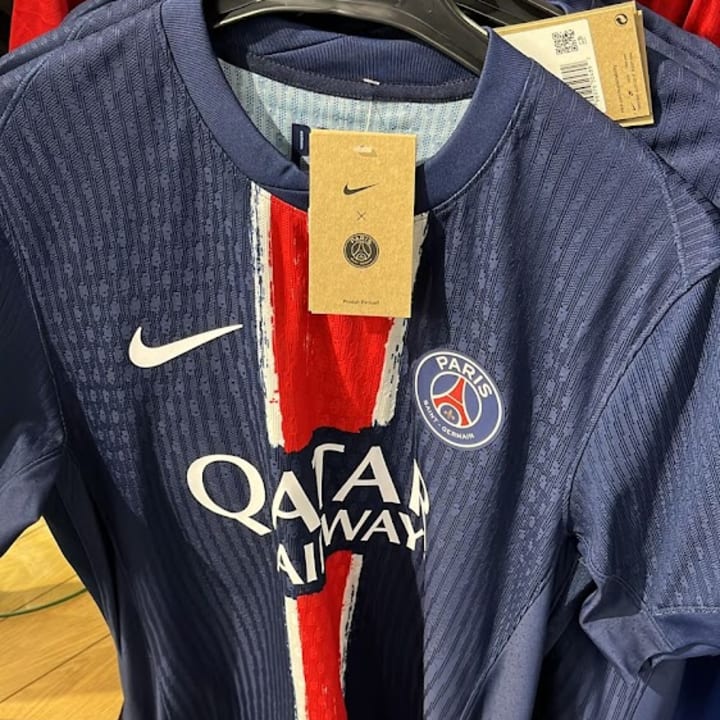 Le maillot du PSG 2024-2025