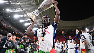 Yves Bissouma has slumped down the midfield pecking order.