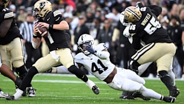 Penn State Nittany Lions linebacker Kobe King (41)