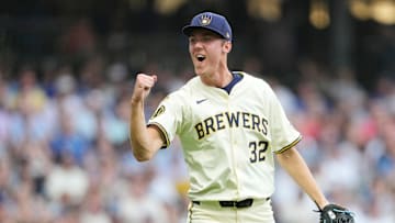 Los Angeles Dodgers v Milwaukee Brewers