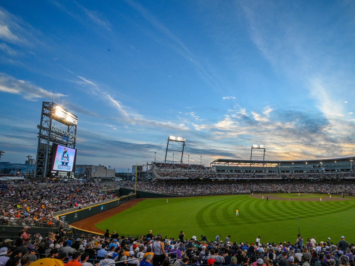 What 2024 NCAA baseball tournament games are today? Monday schedule