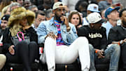 LeBron James tiene en sus manos finalizar su carrera de NBA con los Lakers