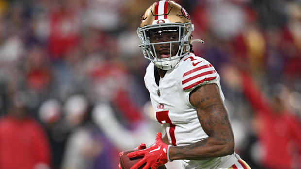 San Francisco 49ers cornerback Charvarius Ward (7) reacts after a turnover against the Minnesota Vikings.