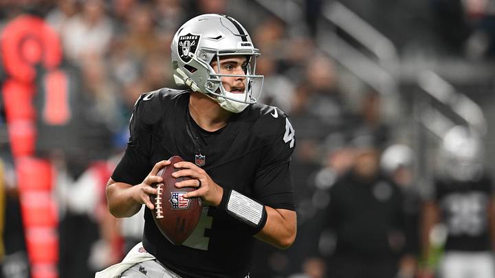 Kansas City Chiefs v Las Vegas Raiders
