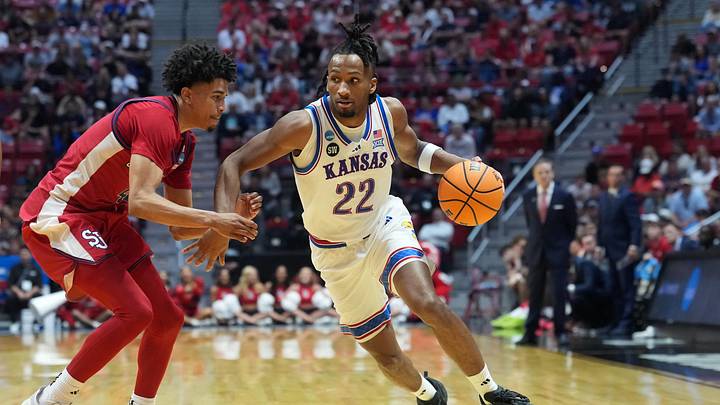 Kansas Jayhawks guard Darryn Peterson (22) 