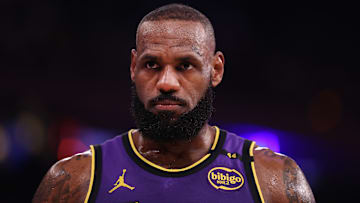 Los Angeles Lakers v New York Knicks