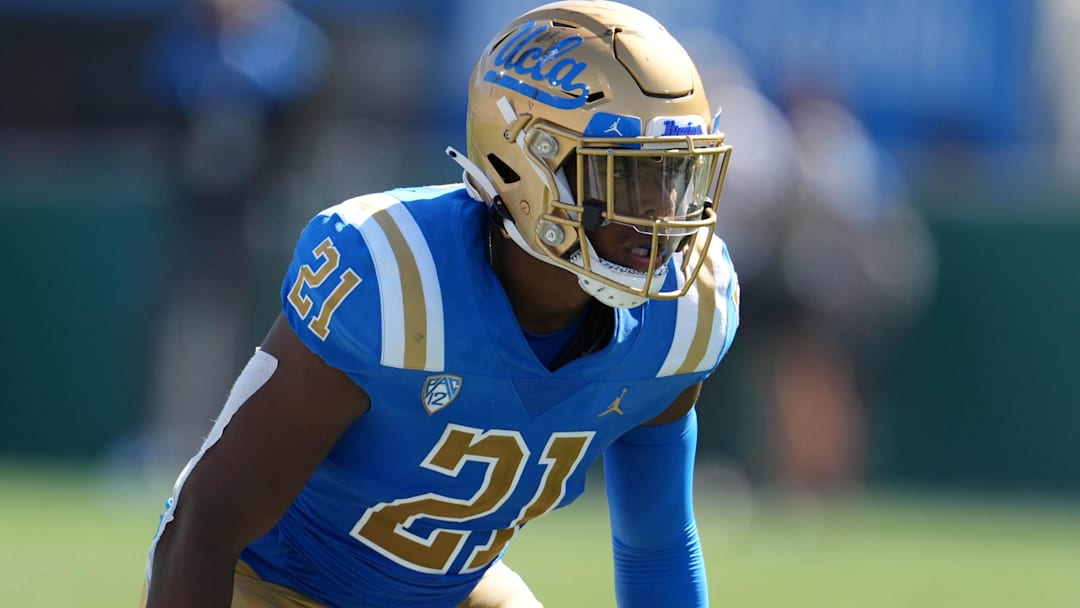 Aug 28, 2021; Pasadena, California, USA;  UCLA Bruins linebacker JonJon Vaughns (21) in the fourth quarter against the Hawaii Rainbow Warriors at Rose Bowl. Mandatory Credit: Kirby Lee-Imagn Images