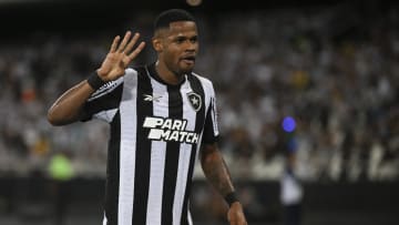 Junior Santos faz grande temporada com a camisa alvinegra