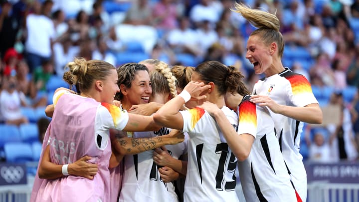 Die DFB-Frauen bejubelten die Bronze-Medaille bei Olympia.