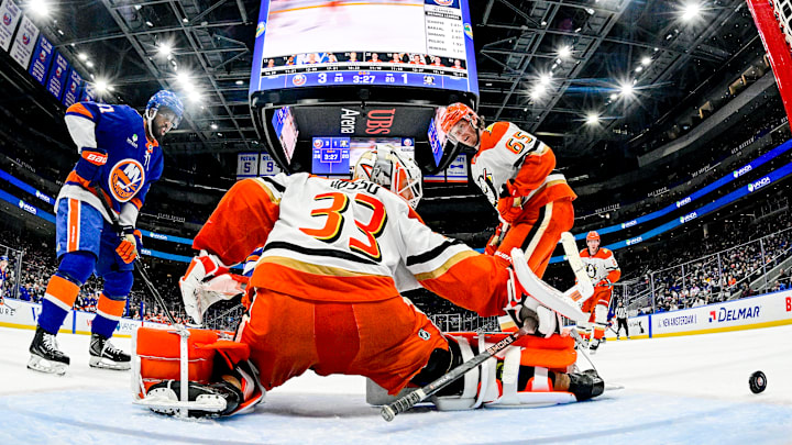 Anaheim Ducks v New York Islanders
