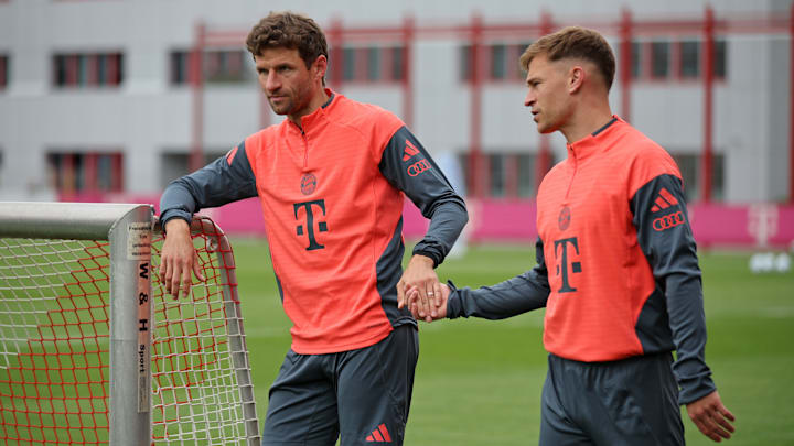 Auch aufgrund des Abgangs von Thomas Müller sieht er in der Offensive Handlungsbedarf: Joshua Kimmich (r) Auch aufgrund des Abgangs von Thomas Müller sieht er in der Offensive Handlungsbedarf: Joshua Kimmich (r)