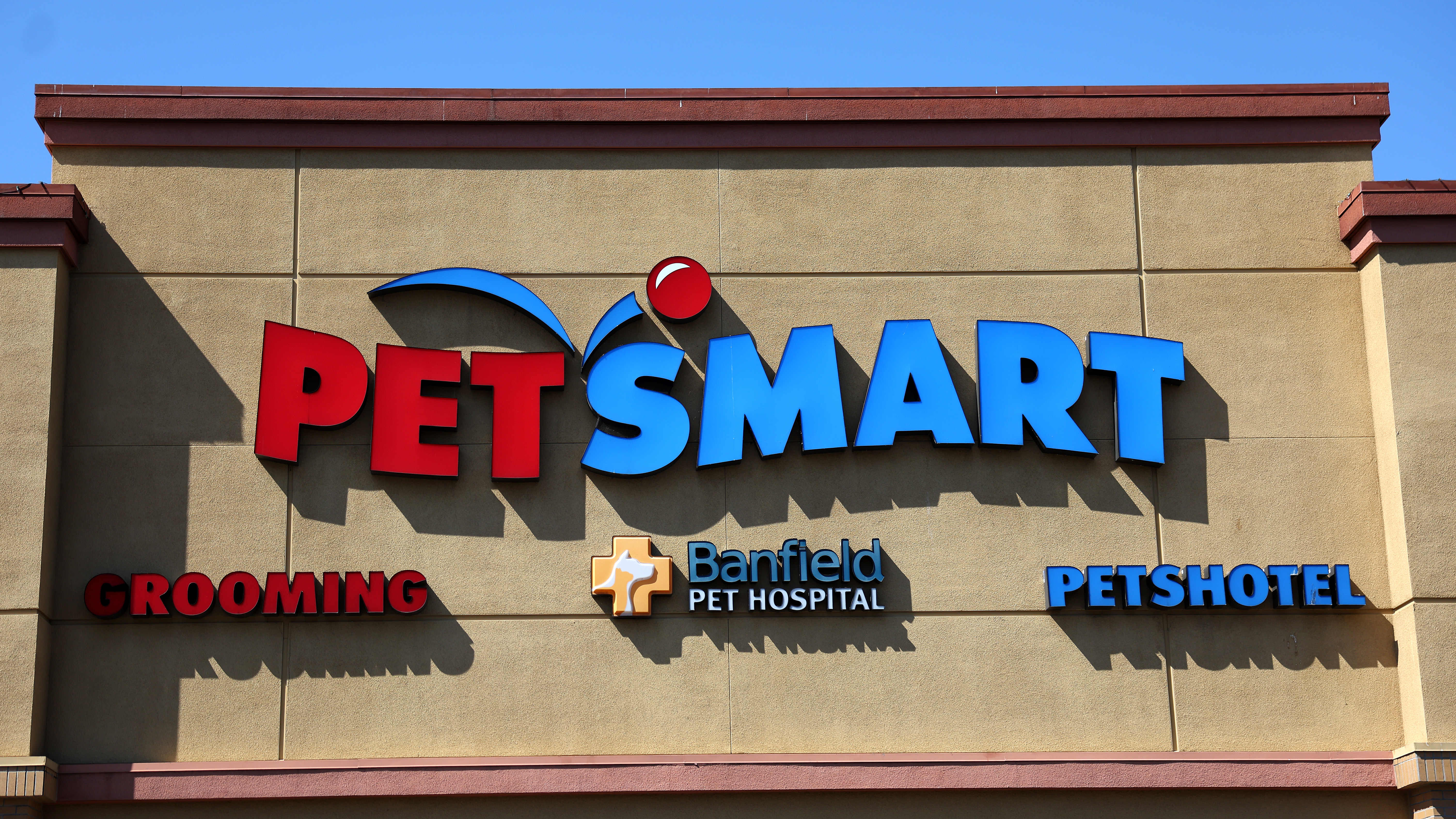 What are PetSmart’s Christmas Eve and Christmas Day hours for 2024?