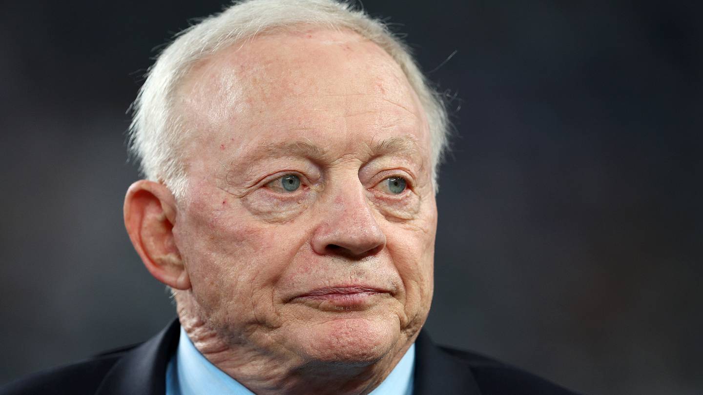 Jerry Jones officially tanked his chances of drafting Texas RB Jonathon Brooks - Vimarsana News