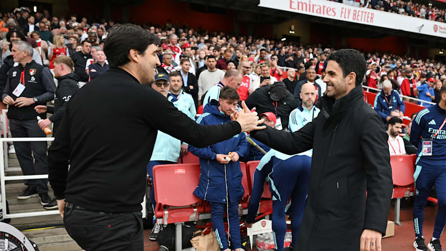 Andoni Iraola (left) and Mikel Arteta.