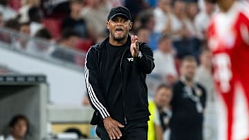 Bayern-Trainer Vincent Kompany am Seitenrand