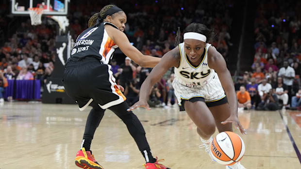 For the second time in five years, former Sky guard Dana Evans is playing in the WNBA Finals against the Phoenix Mercury. 