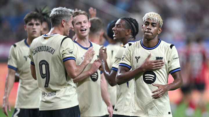 Le FC Barcelone débute sa saison dans deux semaines. Le FC Barcelone débute sa saison dans deux semaines.