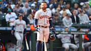 Altuve se vio obligado a abandonar el encuentro ante los Angelinos