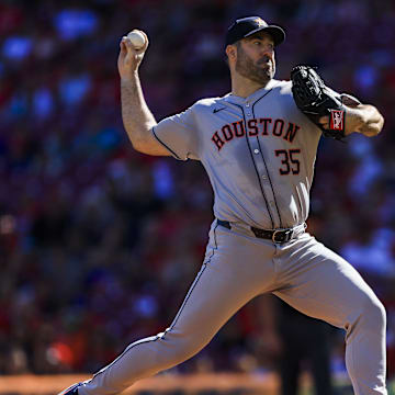 Sep 2, 2024; Cincinnati, Ohio, USA; Houston Astros starting pitcher Justin Verlander (35) pitches against the Cincinnati Reds in the first inning at Great American Ball Park.