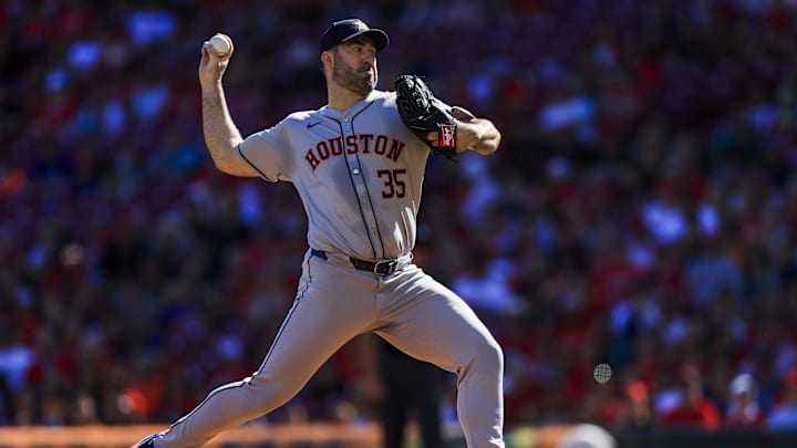 Sep 2, 2024; Cincinnati, Ohio, USA; Houston Astros starting pitcher Justin Verlander (35) pitches against the Cincinnati Reds in the first inning at Great American Ball Park.