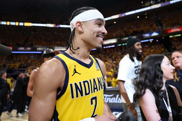 The goalkeeper of the Indiana Pacers Andrew Nembhard (2). 