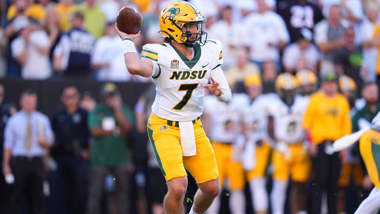 トップ30の訪問でNDSU QB Cam Millerをホストするブロンコス