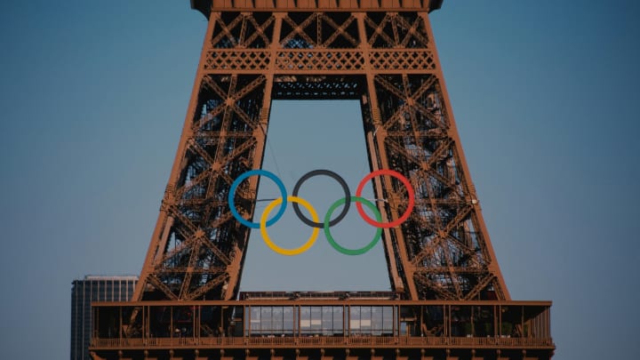 Olympic Rings on the Eiffel Tower 