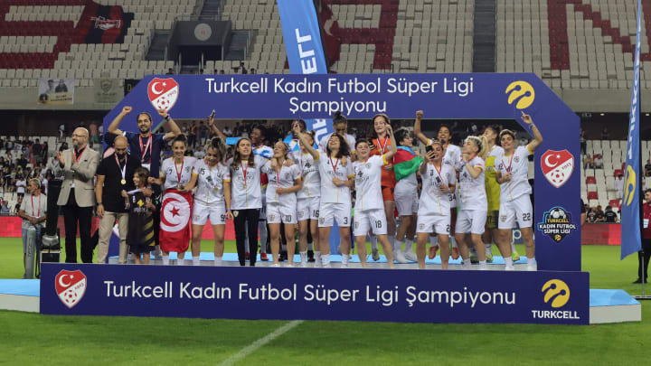 ALG Spor Women v Wulfz Fatih Karagumruk Women: Turkcell Women Super League Final
