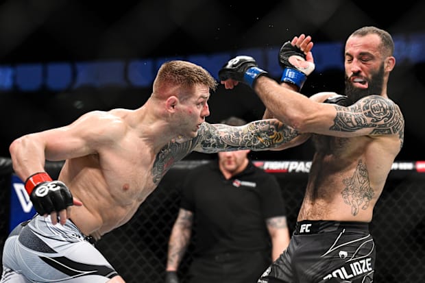 Marvin Vettori fights Roman Dolidze during UFC 286 at O2 Arena. 
