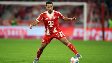 Raphael Guerreiro muss den FC Bayern wohl verlassen 