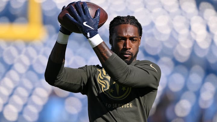 Nov 16, 2025; Nashville, Tennessee, USA; Tennessee Titans wide receiver Calvin Ridley (0) warms up before the game between the Houston Texans and Tennessee Titans at Nissan Stadium.