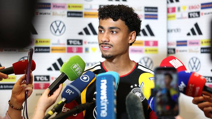 Nathaniel Brown hat sich zum Bayern-Interesse geäußert (Archivbild) Nathaniel Brown hat sich zum Bayern-Interesse geäußert (Archivbild)